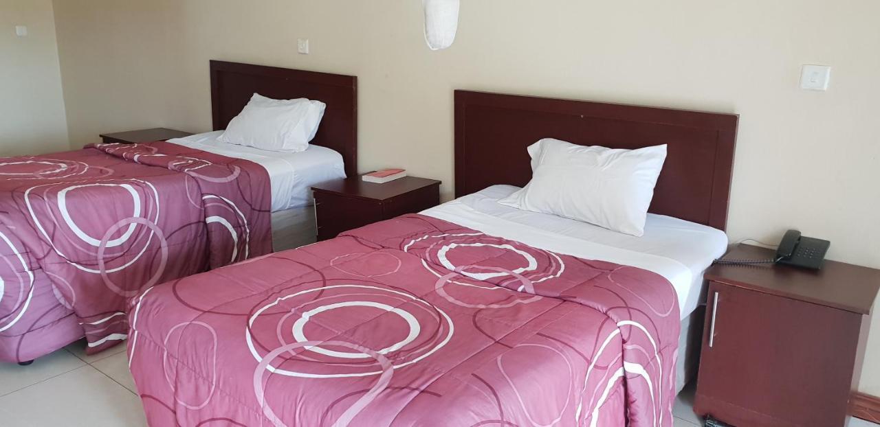 Mwiluzi Motel Ltd Lusaka Ngoại thất bức ảnh